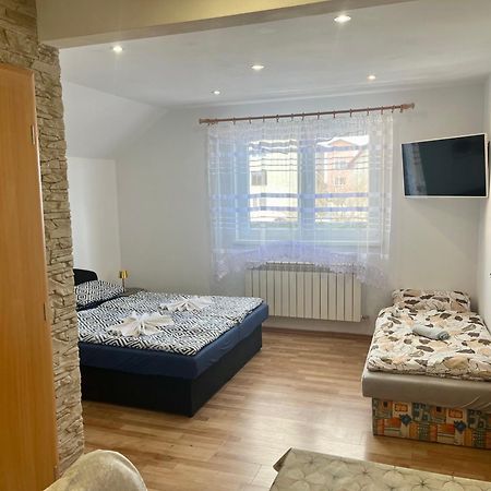 Homestay Renata Nova Lesna Exterior foto
