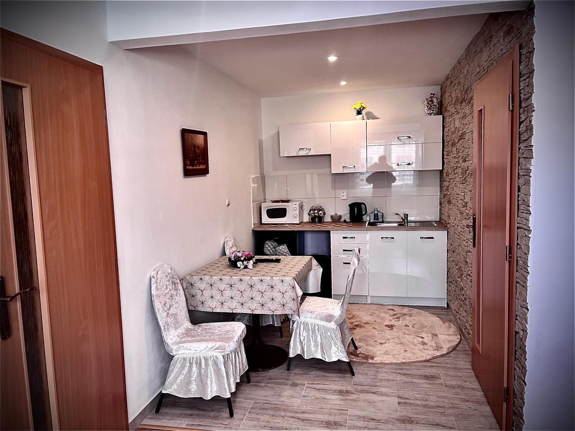 Homestay Renata Nova Lesna Exterior foto