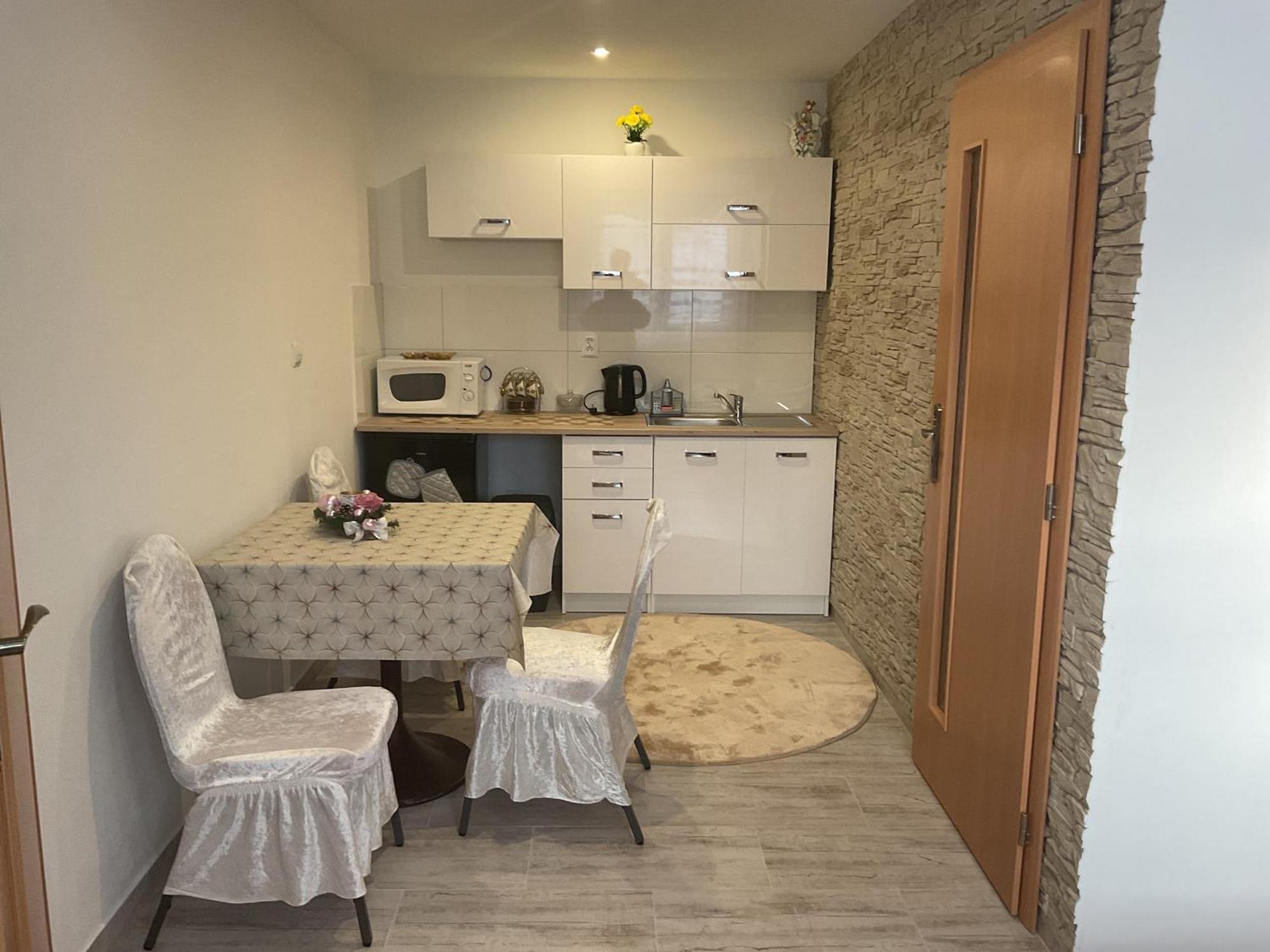 Homestay Renata Nova Lesna Exterior foto