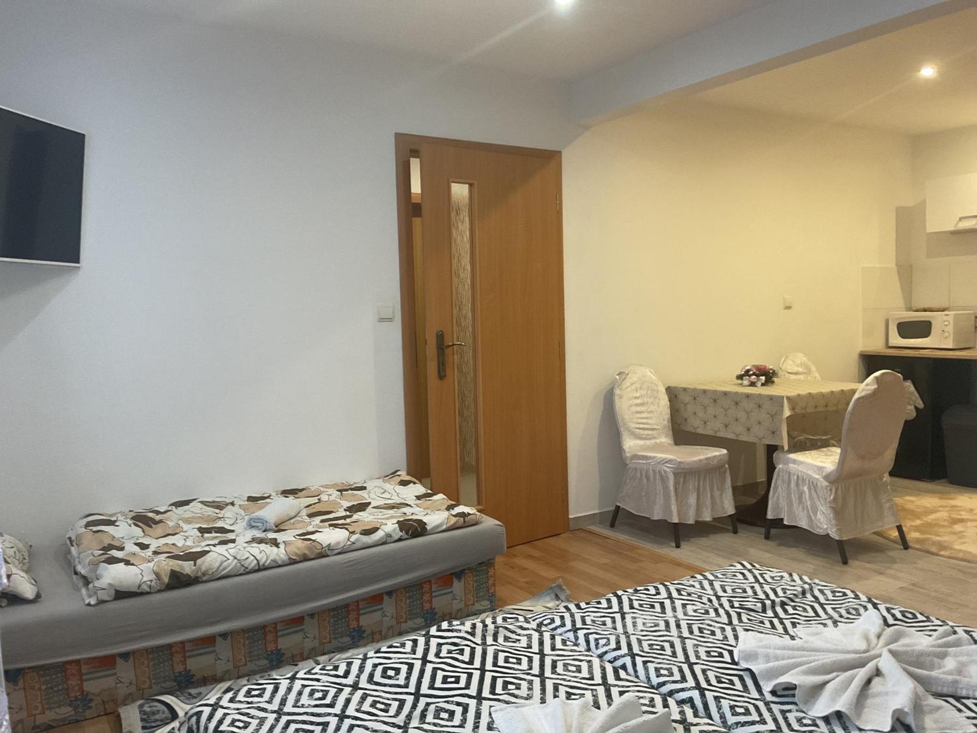 Homestay Renata Nova Lesna Exterior foto