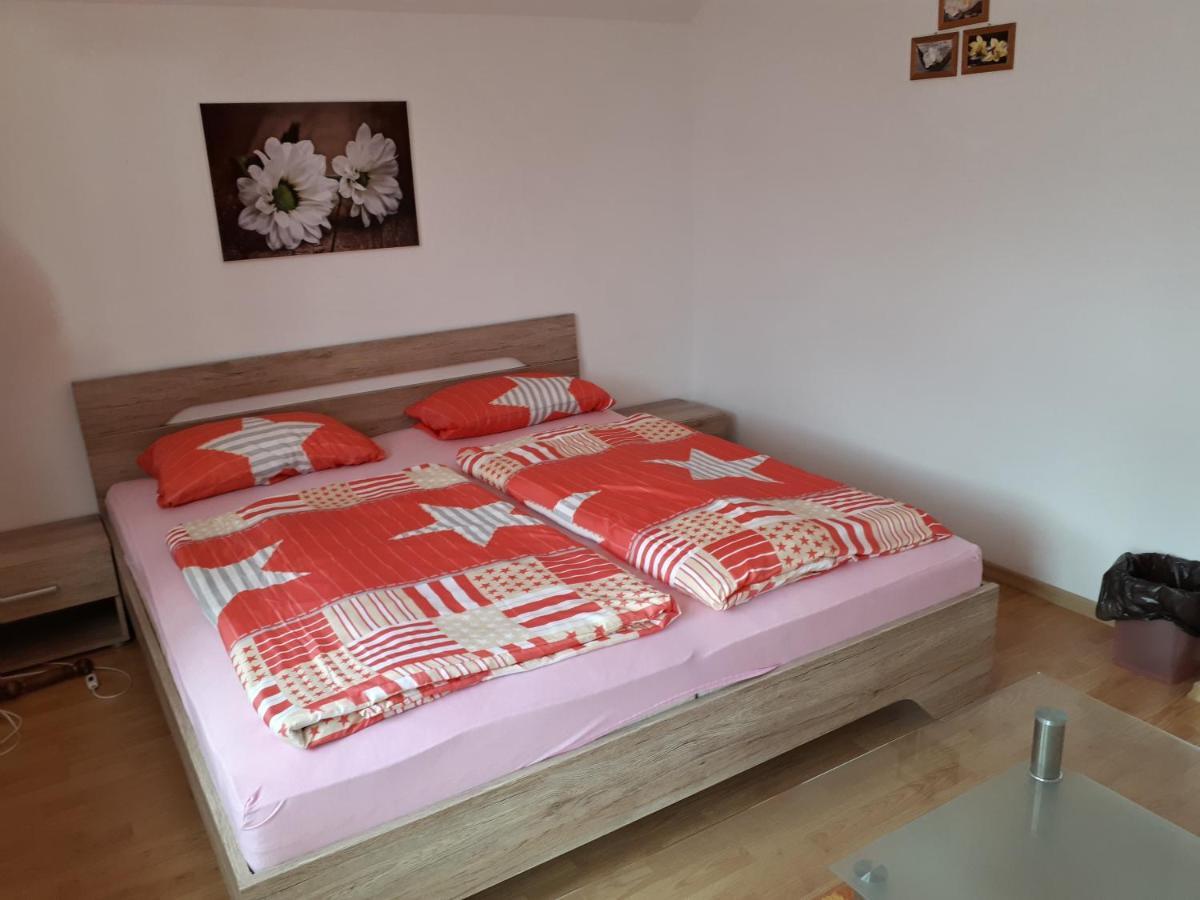 Homestay Renata Nova Lesna Exterior foto