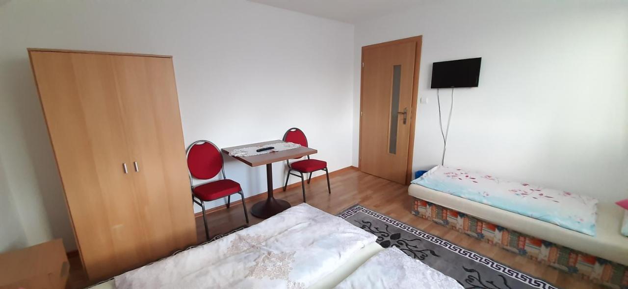 Homestay Renata Nova Lesna Exterior foto