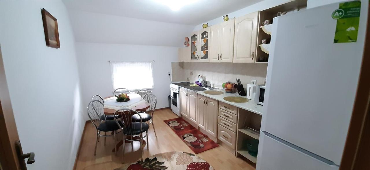 Homestay Renata Nova Lesna Exterior foto